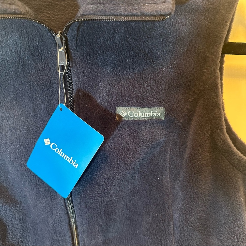 Columbia Women's Navy Fleece Vest NWT - Picture 2 of 8